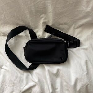 Lululemon Everywhere Belt Bag Mini Black